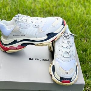 Balenciaga triple S sneaker